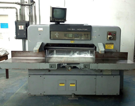 GUILHOTINA POLAR 1,15 M DE BOCA, C/ PROGRAMAÇÃO, COLCHÃO DE AR, FOTOCÉLULA DE SEGURANÇA, FACA RESERVA, FERRAMENTAS P/ MANUSEIO, EQUIPAMENTO EM PRODUÇÃO, OBS. PODEMOS ACEITAR UM CARRO COMO PAGAMENTO, VALOR DO EQUI.R$ 98.000,00